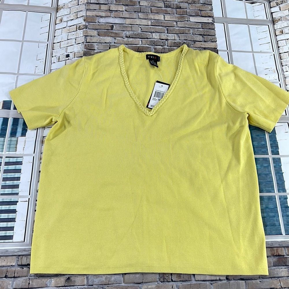 NWT DEFECT Women’s Evie Yellow Braid V-Neck Short Sleeve Sweater (1X) FW12